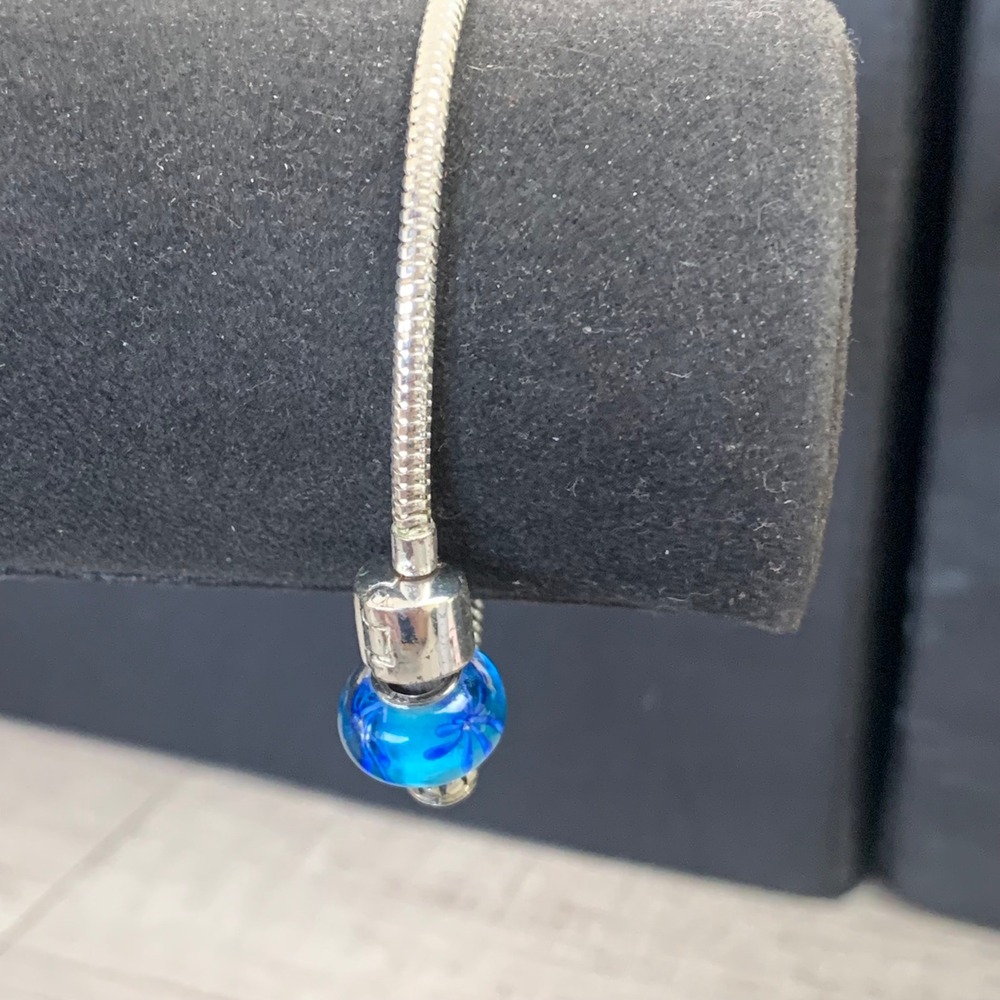 Silver Tone Snake Chain Bracelet Blue Floral Glass Charm 7.5 Inch Barrel Clasp